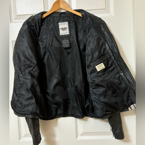 Woman’s Harley Davidson Distressed Leather Riding Jacket - Picture 8 of 10